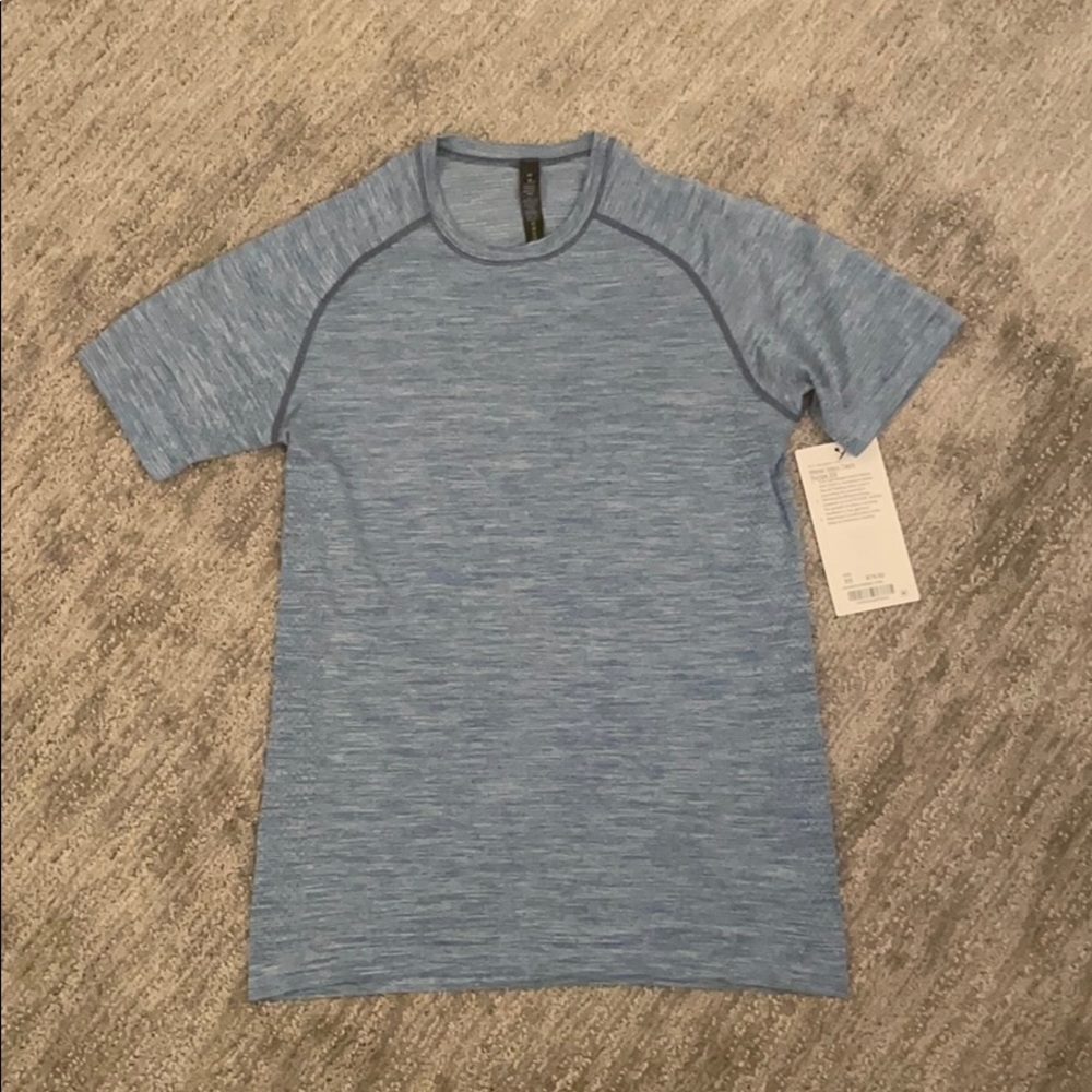 Lululemon NWT metal vent SS shirt